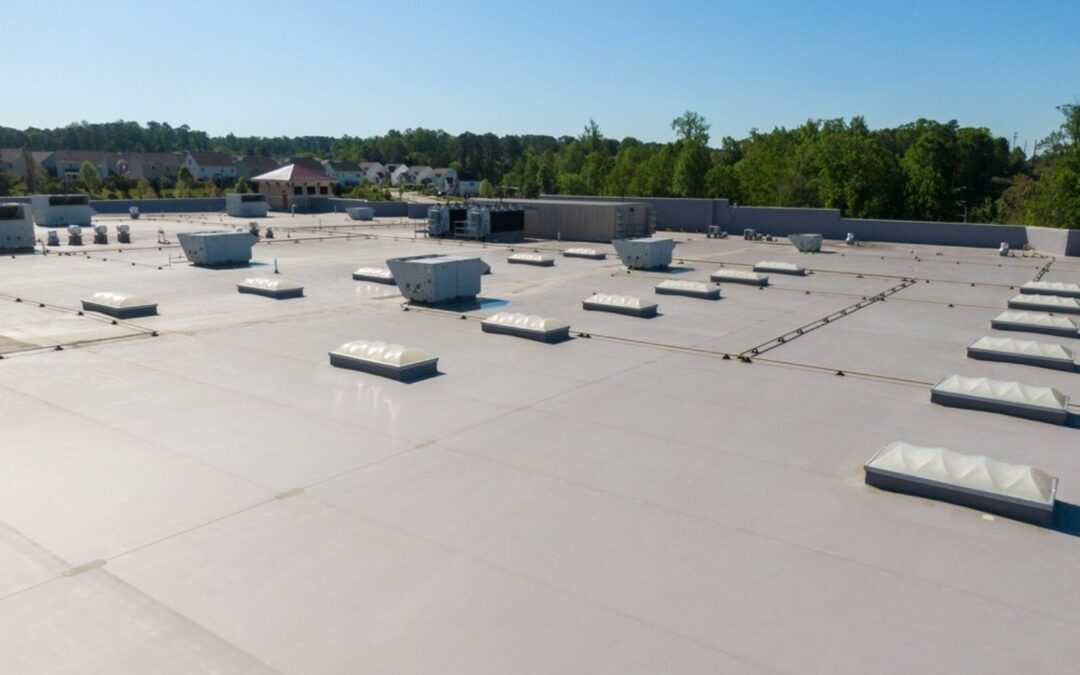 The 4 Dangerous Warning Signs for Flat Roofs in Milwaukee (Get An Inspection ASAP)